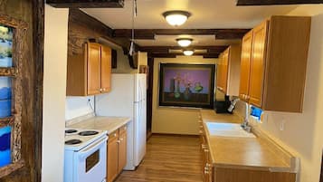 Microwave, oven, stovetop, coffee/tea maker