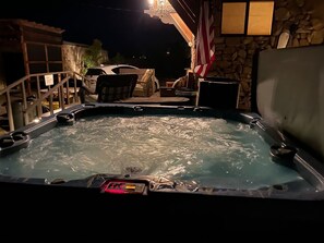 Outdoor spa tub - Patch of grass Ocotillo (Ocotillo)