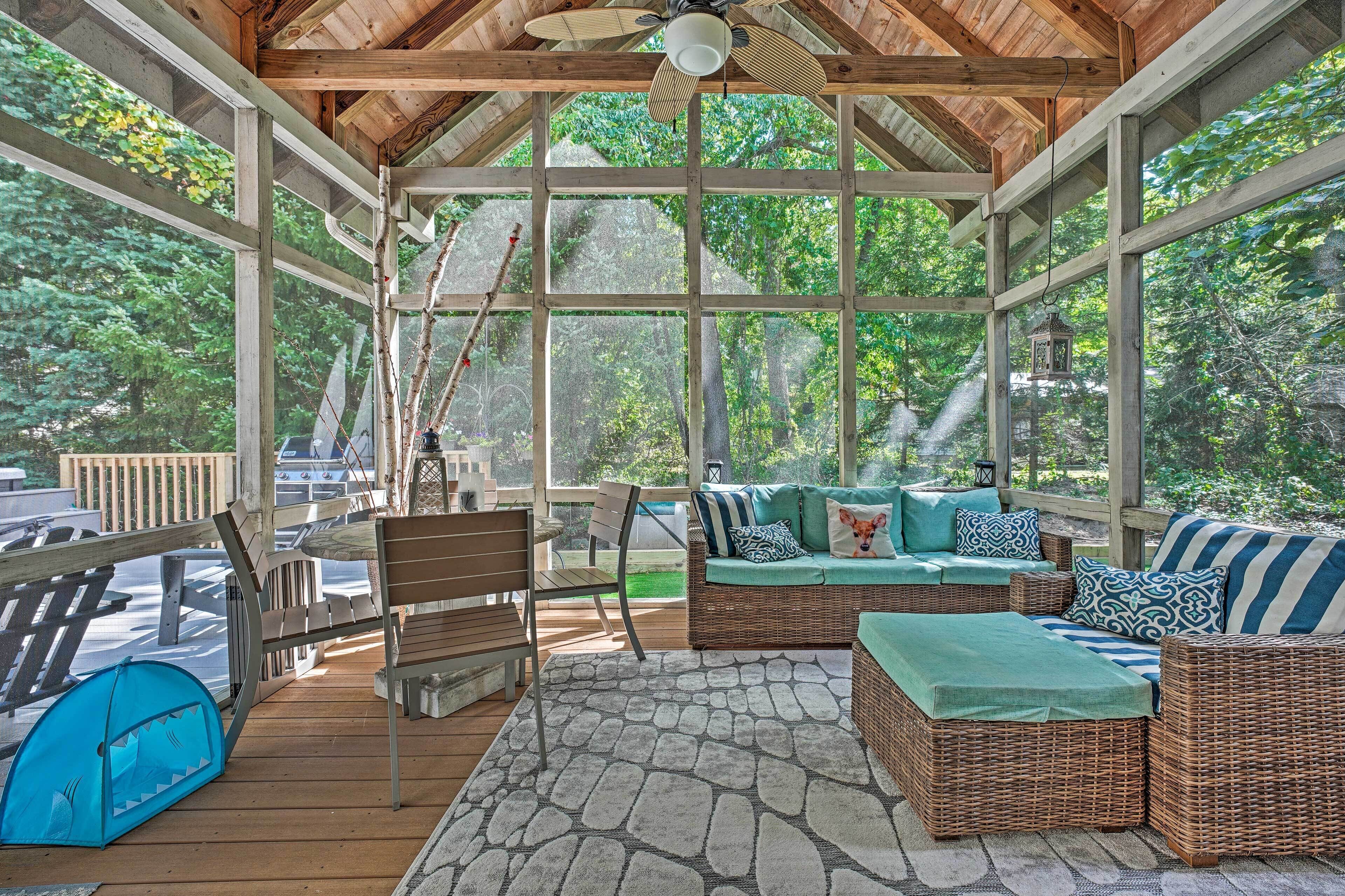 Luxury Family Home w/ Deck, Swim Spa & Grill!