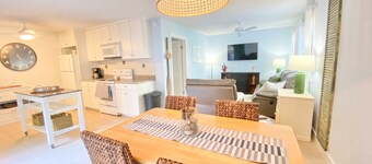 Executive Golf Villa awaiting your arrival! Five min walk to Sea Palms Golf Club