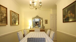Tradisjonell leilighet, privat bad | Restaurant