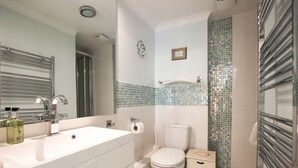 Tradisjonell leilighet, privat bad | Bad