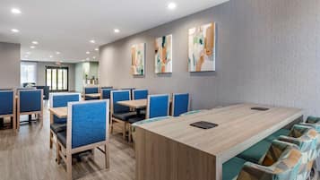 Free daily continental breakfast