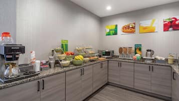 Free daily continental breakfast