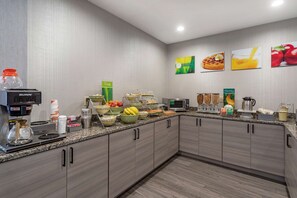 Free daily continental breakfast - Quality Inn Lebanon - Nashville Area (Lebanon)