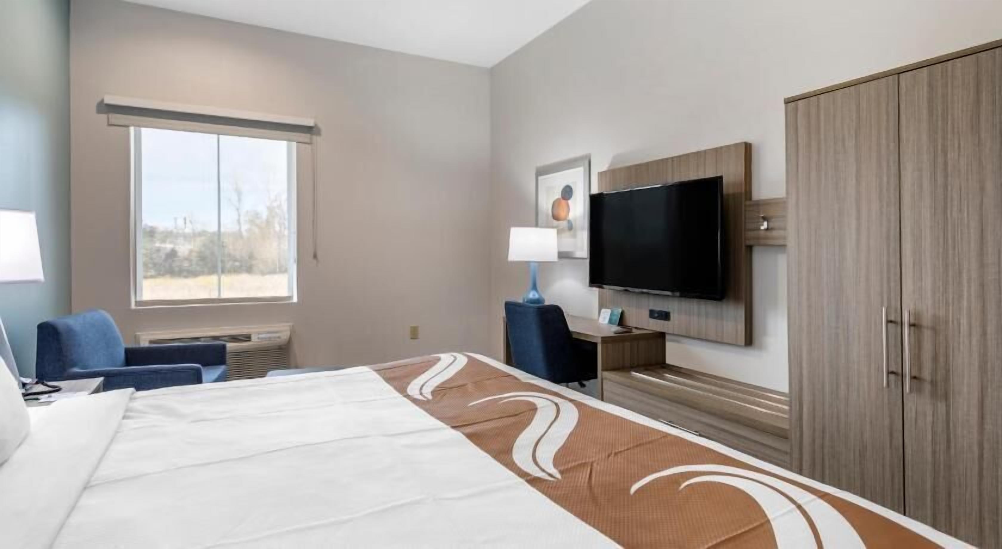 Desk, iron/ironing board, free WiFi, bed sheets