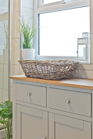 House, Private Bathroom | Bathroom - Malleus House (Barrow-in-Furness)