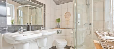 House, Private Bathroom | Bathroom