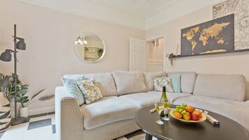 House, Private Bathroom | Lounge