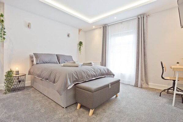 House, Private Bathroom | 4 bedrooms - Malleus House (Barrow-in-Furness)