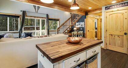 Beautiful Dog-Friendly Secluded Home W/ Private Hot Tub, Gas Grill & More