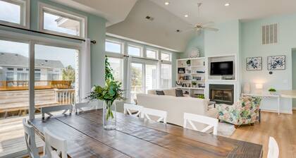 Dog-friendly home with private pool, hot tub, WiFi, central AC & private W/D