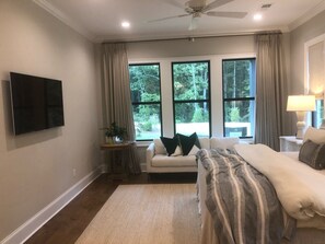 4 bedrooms, free WiFi, bed sheets