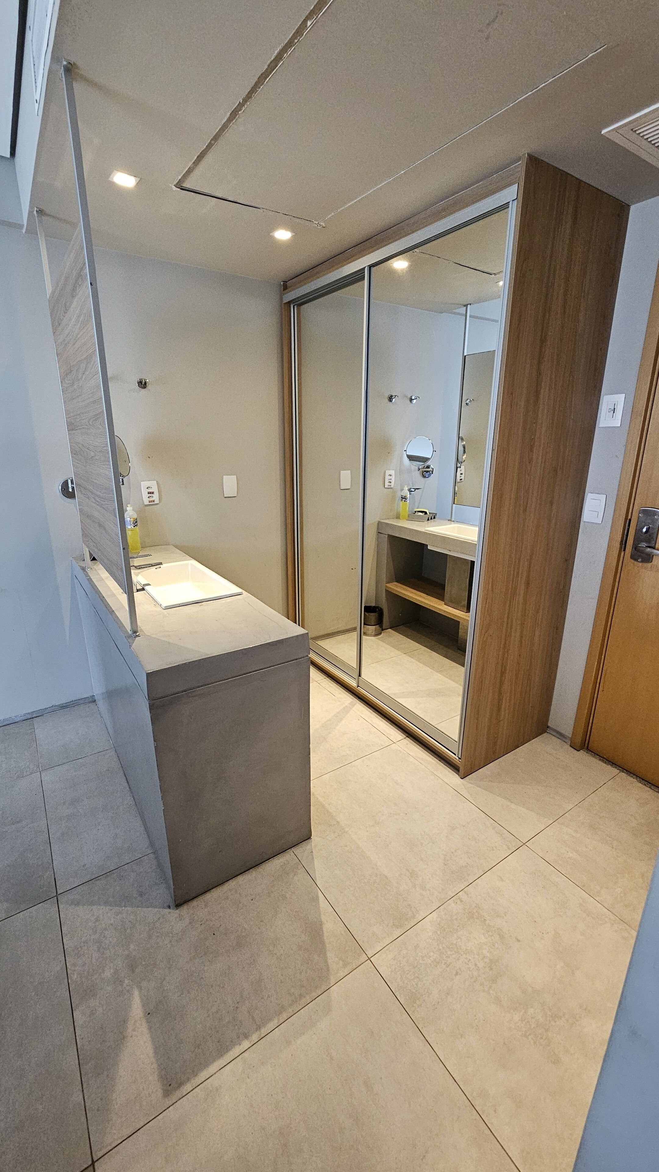 standard room, ocean view | wardrobe