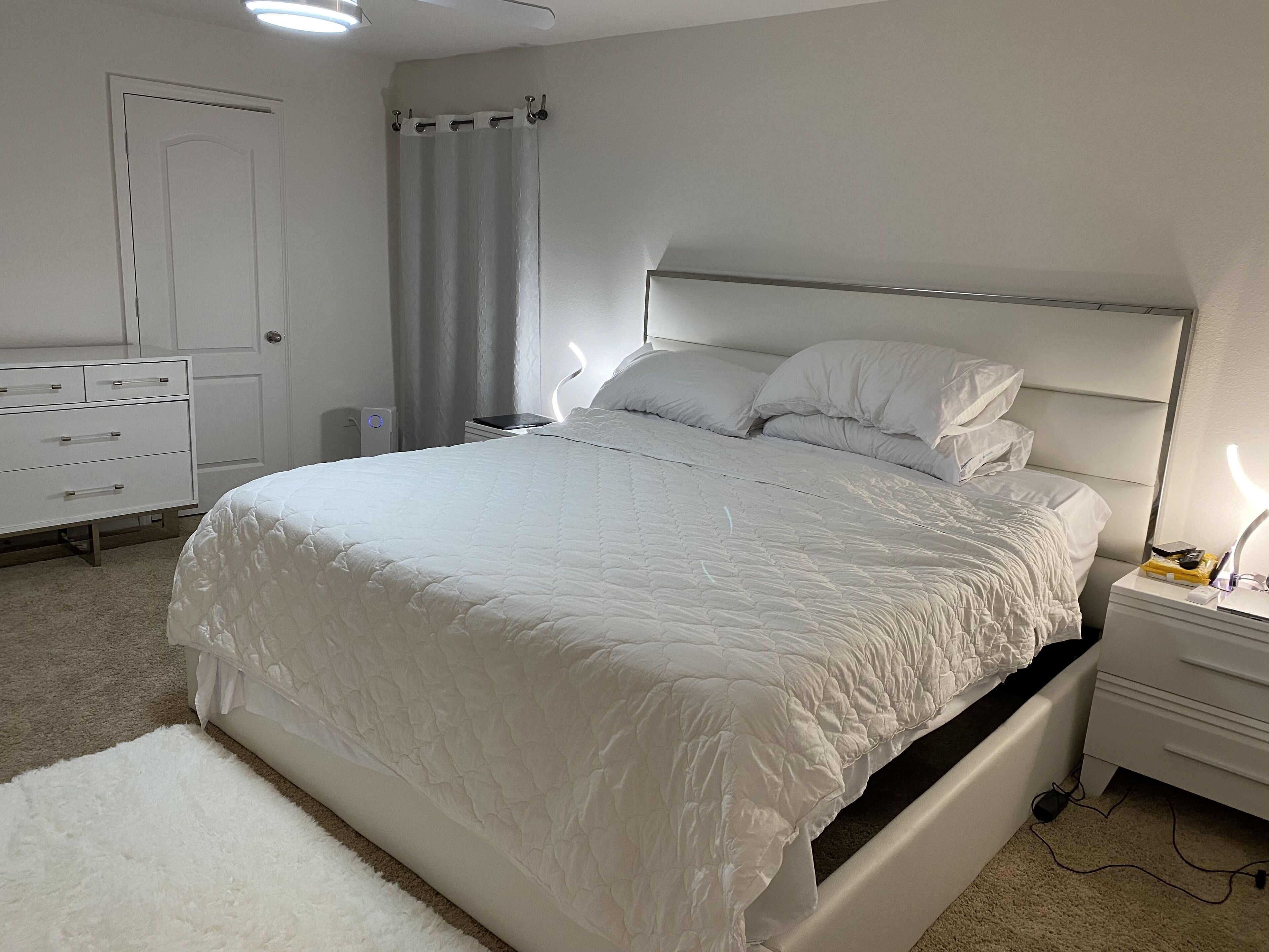 5 habitaciones, escritorio, tabla de planchar con plancha y wifi 