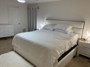 5 bedrooms, desk, iron/ironing board, WiFi