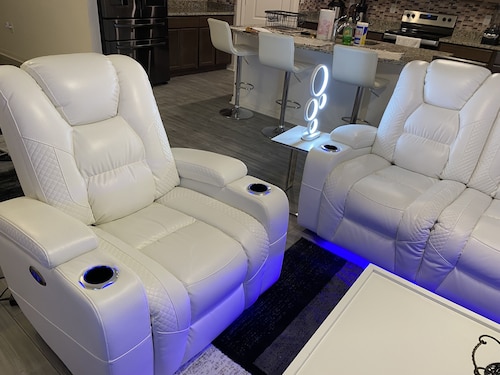 Luxury defined - Beautiful 5BR 3Ba Home Perfect for entire family vacation