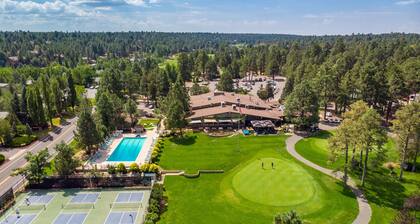Spectacular Country Club Entire Condo - 2 Bedroom