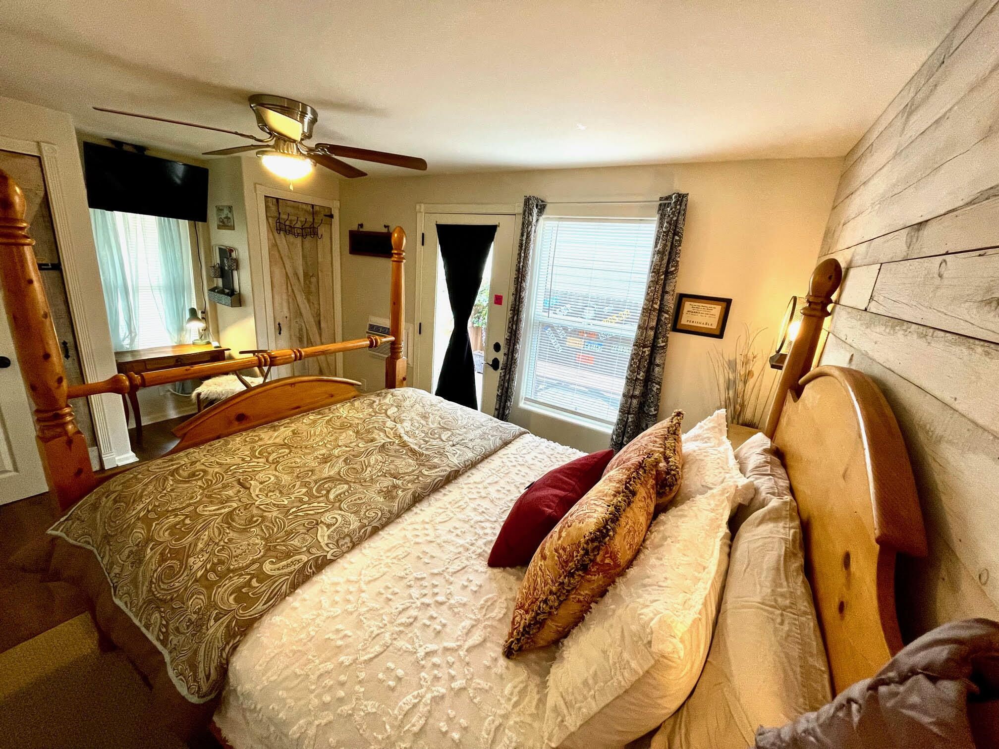 2 habitaciones, escritorio, wifi gratis y ropa de cama 