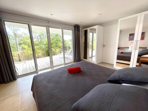 2 chambres, fer et planche à repasser, Wi-Fi gratuit, draps fournis