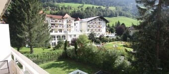 Stefanie Top 8 by Interhome