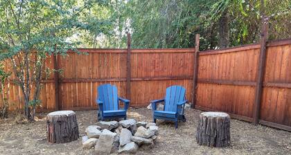 Cozy Cottage, Large Fenced Yard, Close to Yosemite, Bass Lake