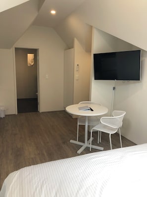 1 bedroom, iron/ironing board, free WiFi