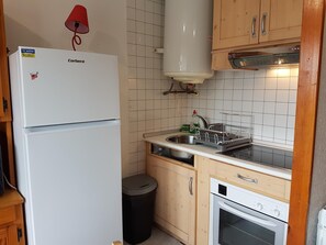 Frigorifero, microonde, forno, macchina per tè/caffè