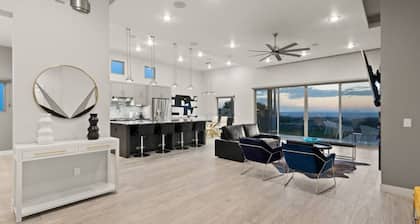 Private Franklin Hills Retreat • Views 4 Bed 3.5 Bath