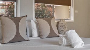 3 bedrooms, iron/ironing board, free WiFi, bed sheets