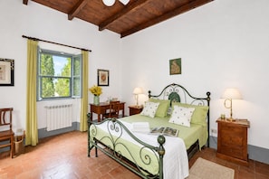 6 bedrooms, free WiFi, bed sheets - Casale Teresa, Tarquinia, Italy (Tarquinia)