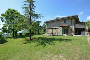 المنشأة من الخارج