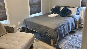 4 chambres, coffres-forts dans les chambres, fer et planche à repasser