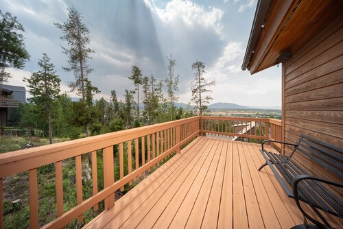 Winter Park Mountain Home/Near Bus Stop/Sleeps 7!!