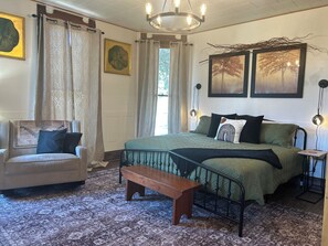 3 Schlafzimmer, Schreibtisch, Bügeleisen/Bügelbrett, kostenloses WLAN