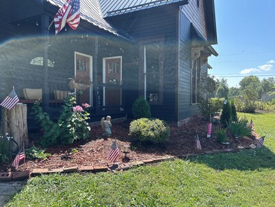 Sleeps 12 • Sauna • Firepit • Minutes to Turkey Run