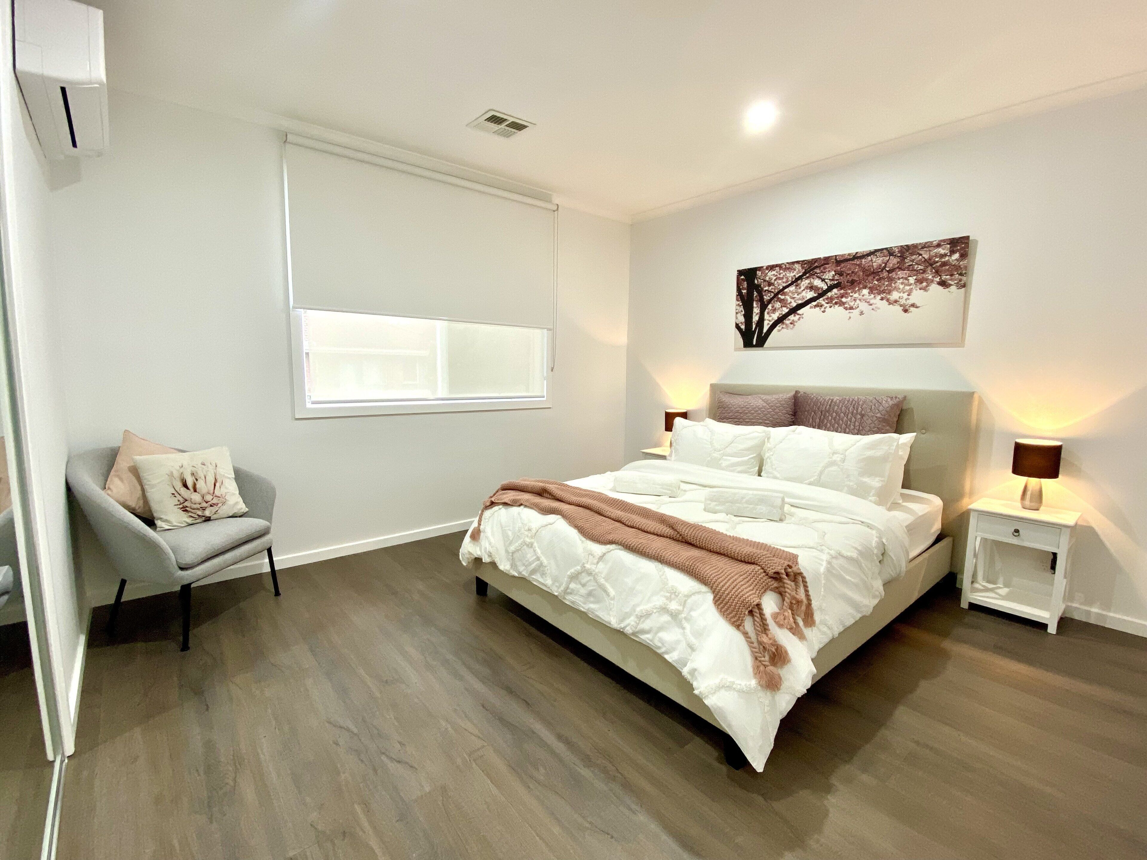 **Luxury 2BR APT - Pool/Sauna/Wifi/Shops — image 8