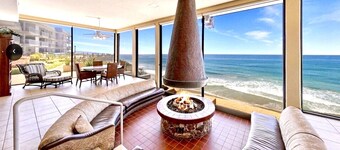 REMODELED 3 BEDROOM 2.5 BA. HOME ACROSS FROM PRIVATE BEACH OR WALK TO DOG BEACH!
