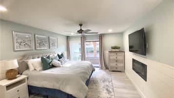 3 slaapkamers, een bureau, een strijkplank/strijkijzer, reisbedje