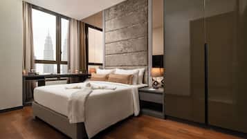 Wyndham Duplex Suite | 1 bedroom, in-room safe, iron/ironing board, free WiFi