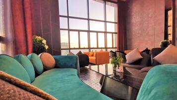 Daily continental breakfast (MYR 75 per person)