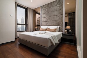 Suite, 3 Schlafzimmer (Wyndham, Duplex) | Zimmersafe, Bügeleisen/Bügelbrett, kostenloses WLAN, Bettwäsche