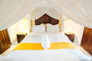 4 bedrooms, desk, free WiFi, bed sheets