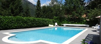 Le 102. Chalet 3 chambres. Terrasse. Parking. wifi