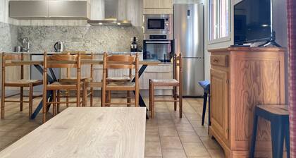Le 102. Chalet 3 chambres. Terrasse. Parking. wifi