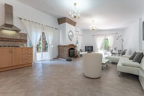 TV, fireplace, DVD player, stereo - "Cortijo Alegría – Up to 28 Guests | Perfect for Groups, Families & Events - Private Pool (Mijas Pueblo)