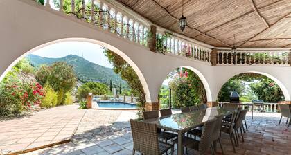 "Cortijo Alegría – Up to 28 Guests | Perfect for Groups, Families & Events - Private Pool