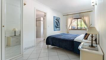 9 soverom, strykejern/-brett, wi-fi (inkludert) og sengetøy