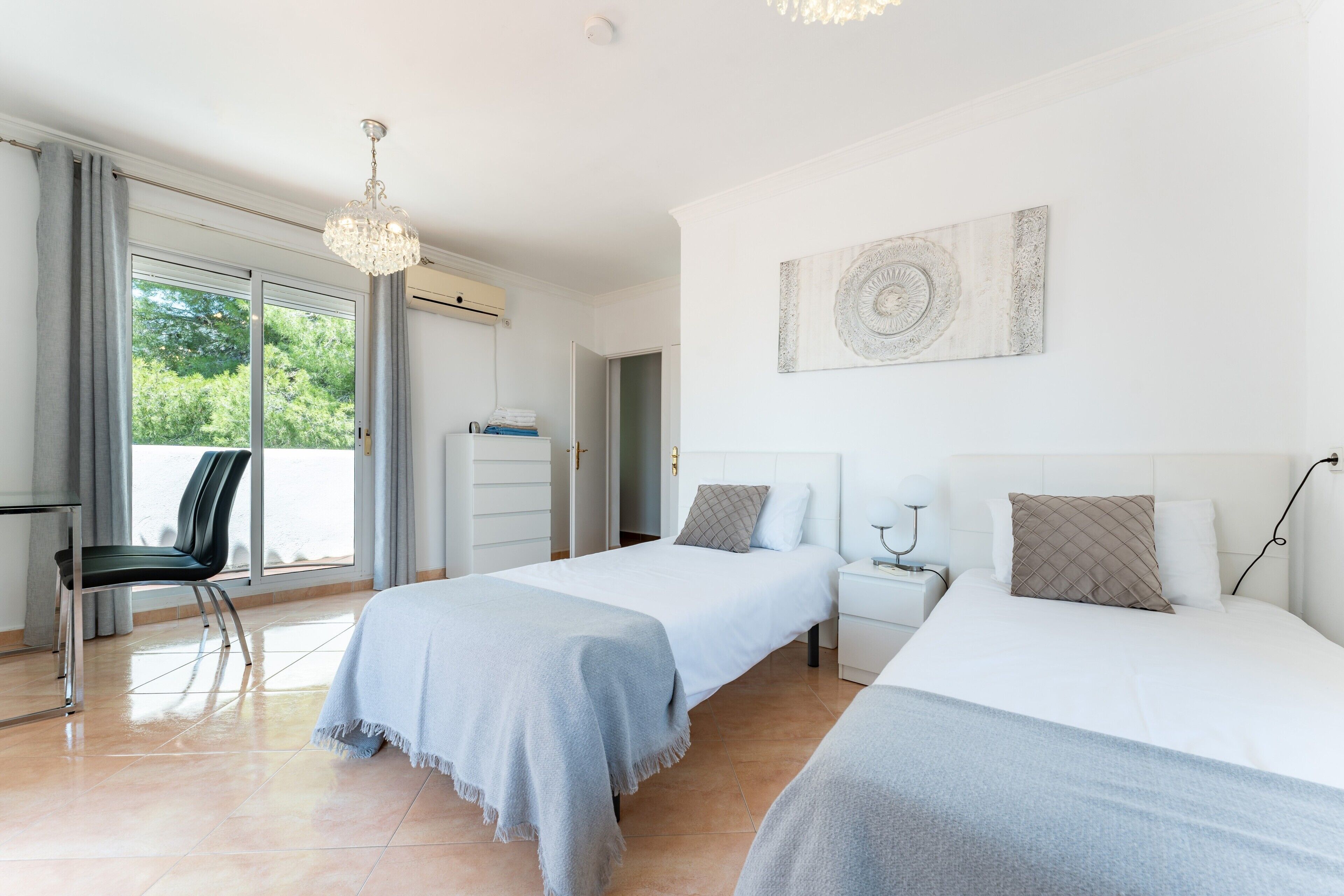 9 bedrooms, iron/ironing board, free WiFi, bed sheets