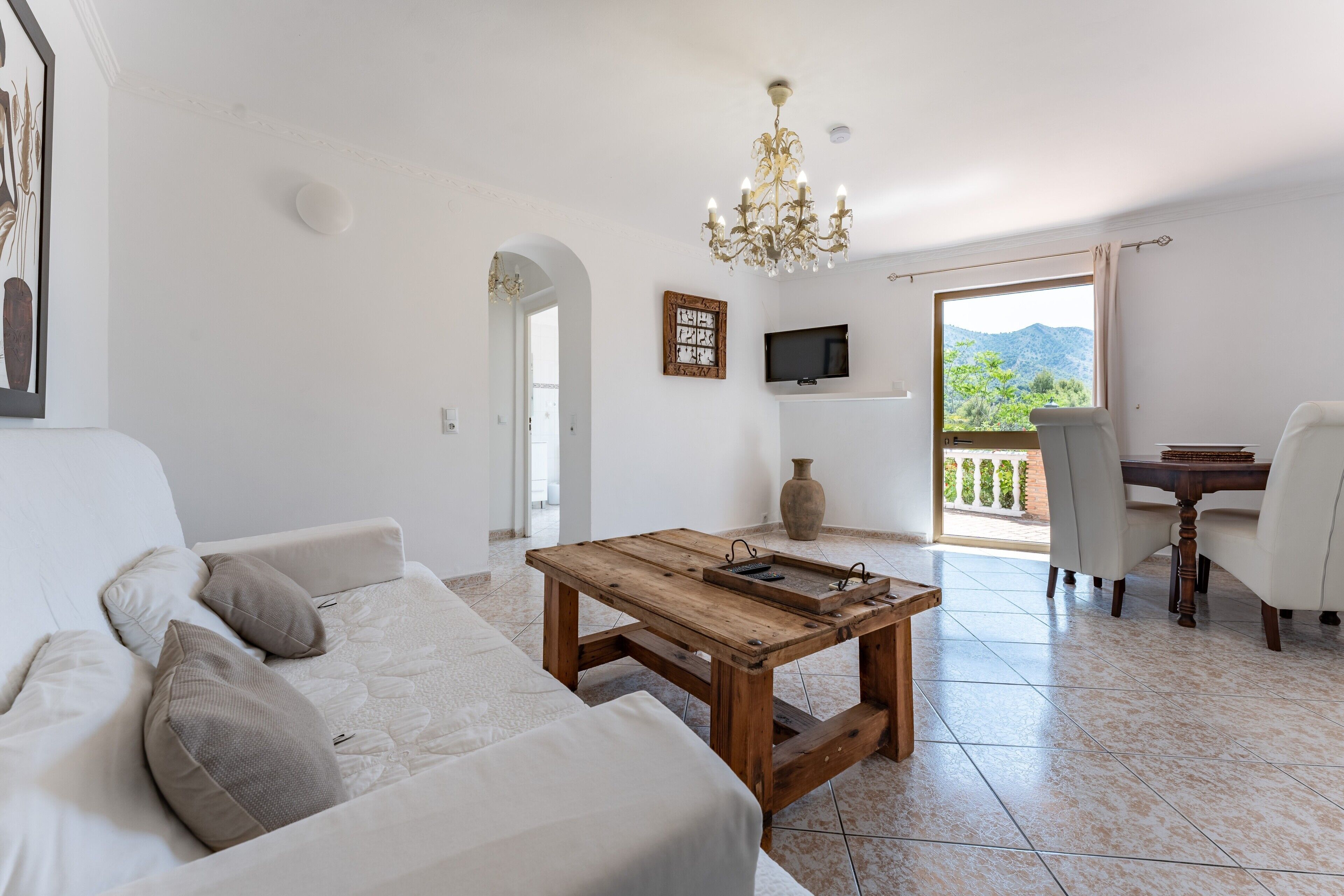 TV, fireplace, DVD player, stereo